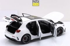 1:18 Mercedes-Benz A45S Polar White 2023- NZG Dealer