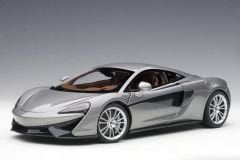 1:18 McLaren 570S Blade Silver 2015 76043 - Autoart