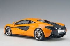 1:18 McLaren 570S Orange 2015 76044 - Autoart