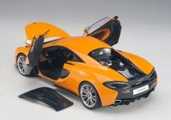 1:18 McLaren 570S Orange 2015 76044 - Autoart