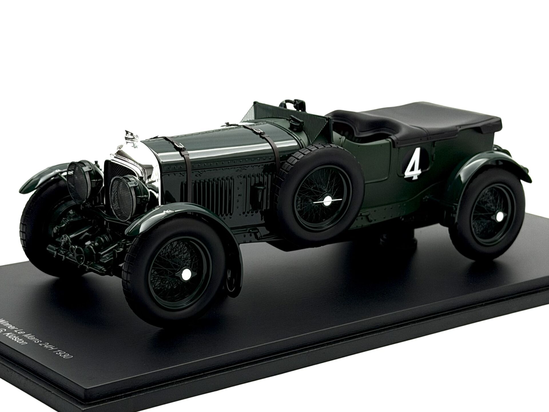 1:18 Bentley Speed Six 1930 Le Mans Winner with Showcase - Spark