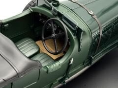 1:18 Bentley Speed Six 1930 Le Mans Winner with Showcase - Spark