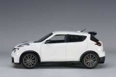 1:18 Nissan Juke R 2.0 White 2016 77456 - Autoart