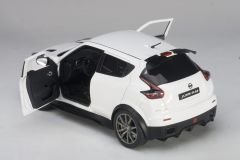 1:18 Nissan Juke R 2.0 White 2016 77456 - Autoart