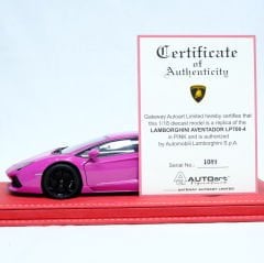 1:18 Lamborghini Aventador LP700-4 Pink 2011 - Autoart
