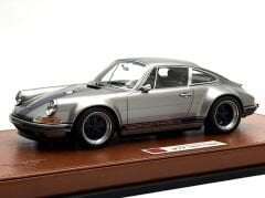 1:18 Porsche 911 964 Singer Titanium Silver/Navy Stripe - Make Up