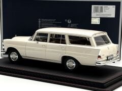 1:18 Mercedes-Benz 200 W110 Universal Cream 1966 - Norev
