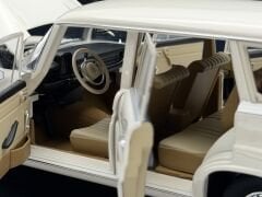 1:18 Mercedes-Benz 200 W110 Universal Cream 1966 - Norev