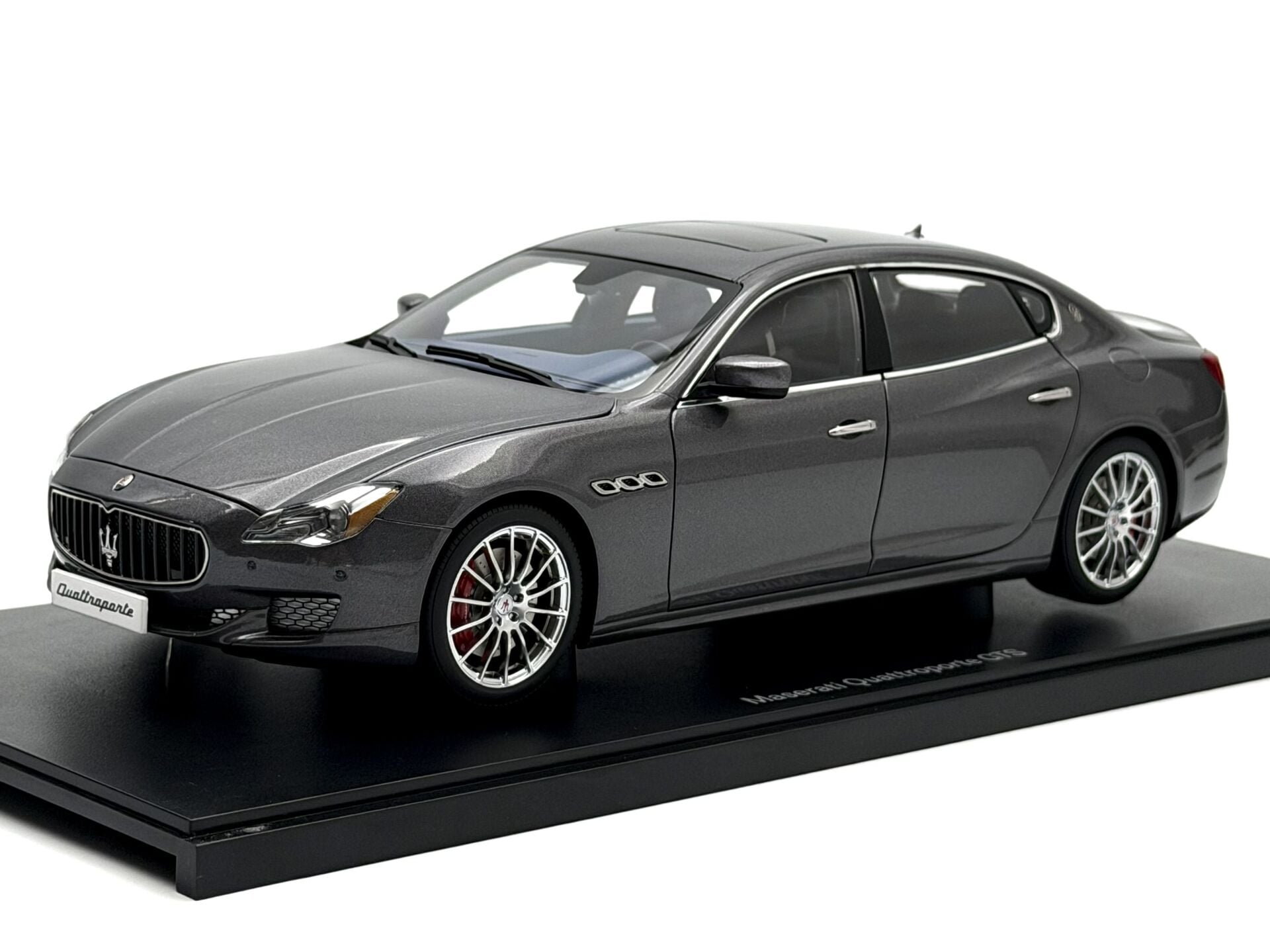 1:18 Maserati Quattroporte GTS 2014 Maratea Grey - Autoart