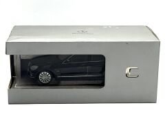 1:18 Mercedes-Benz C Class Elegance W204 Black - Autoart Dealer