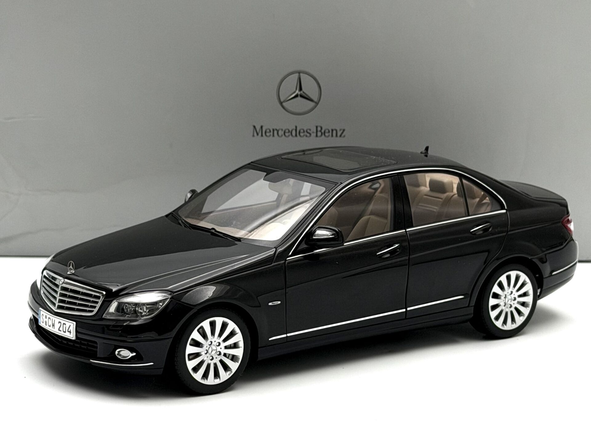 1:18 Mercedes-Benz C Class Elegance W204 Black - Autoart Dealer