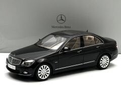 1:18 Mercedes-Benz C Class Elegance W204 Black - Autoart Dealer