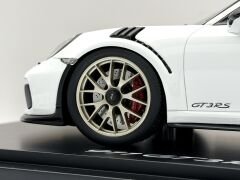1:18 Porsche 911 991.2 GT3 RS Weissach Package 2018 - Spark