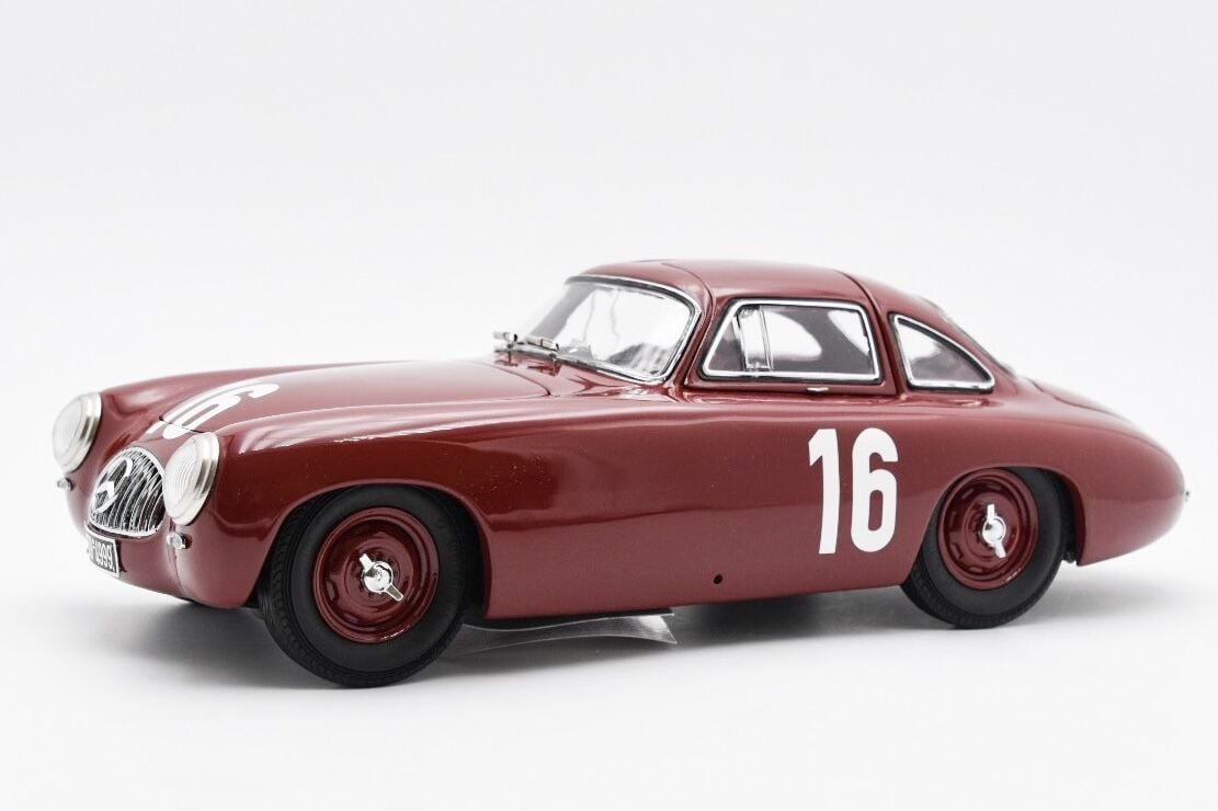 1:18 Mercedes-Benz 300SL GP of Bern 1952 #16 Rudolf Caracciola - CMC