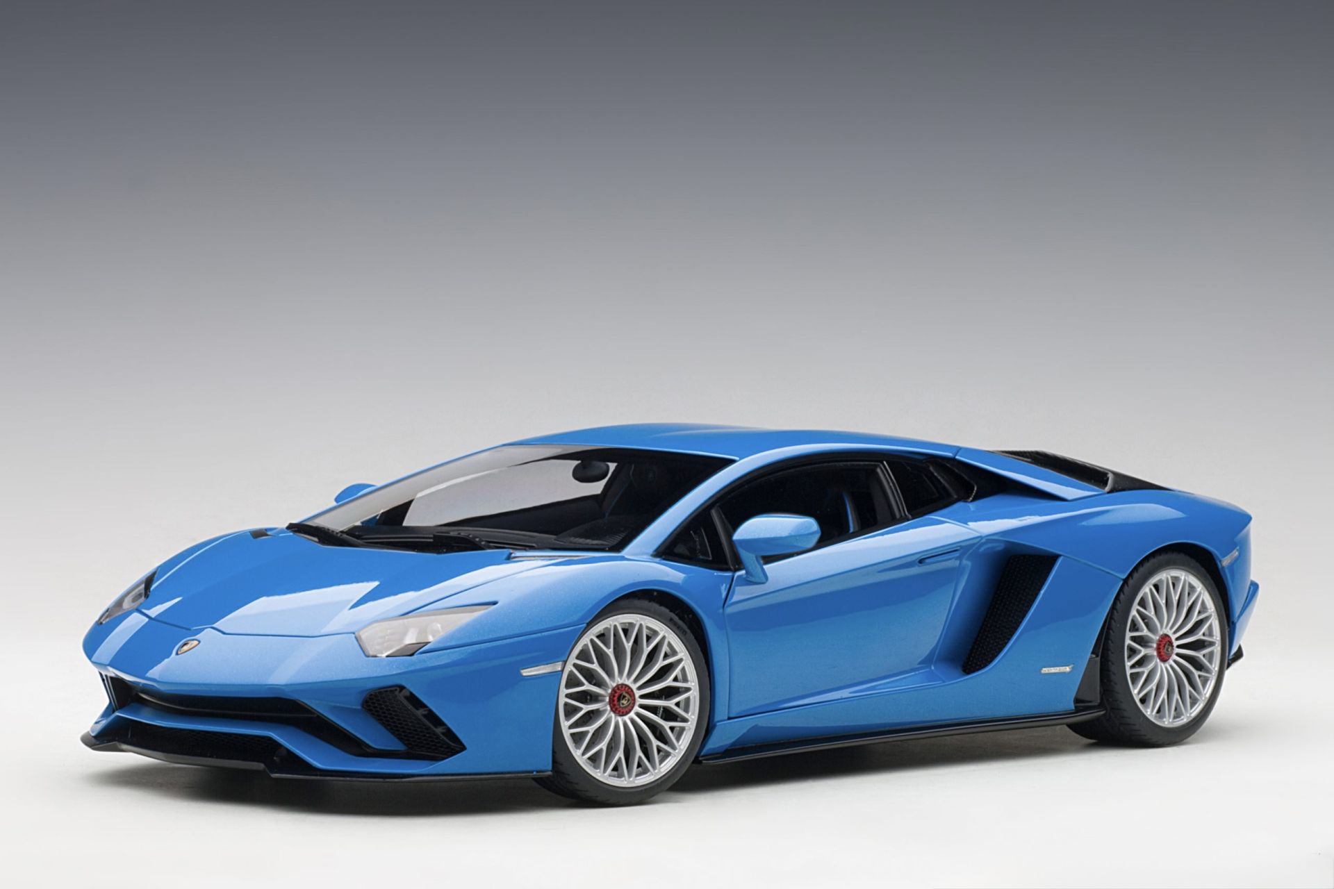 1:18 Lamborghini Aventador S Blue 2017 - Autoart