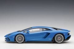 1:18 Lamborghini Aventador S Blue 2017 - Autoart
