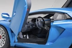 1:18 Lamborghini Aventador S Blue 2017 - Autoart