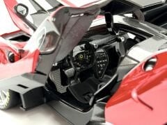 1:18 Ferrari FXX K 2015 Red/Black #88 - Burago Signature