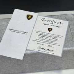 1:18 Lamborghini Countach 25th Anniversary Edition - Autoart Signature