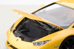 1:18 Lamborghini Huracan LP610-4 Yellow 2014- Autoart