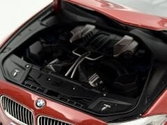 1:18 BMW M5 F10 M Sakhir Orange 2012 - Kyosho