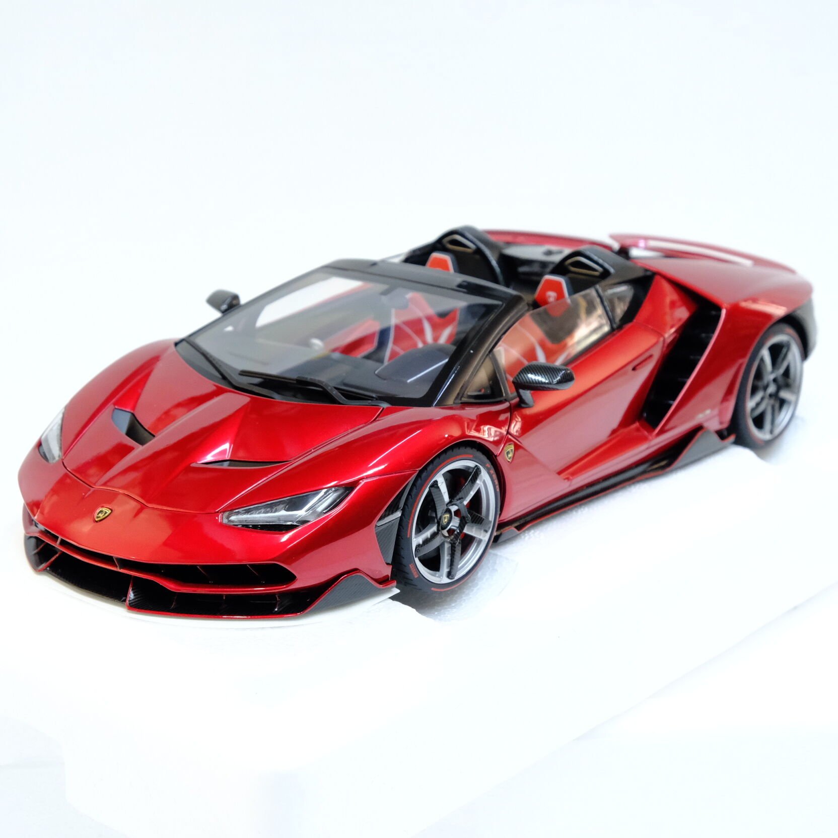 1:18 Ölçek Lamborghini Centenario Roadster 2016 - Autoart