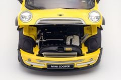 1:18 Mini Cooper R50 Yellow 2001 74824 - Autoart