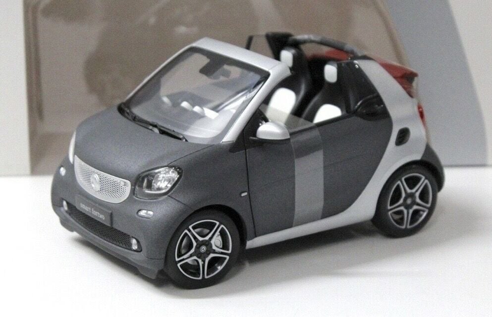 1:18 Smart Fortwo Cabrio 453 Grey/Silver 2015 - Norev