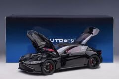 1:18 Aston Martin Vantage 2019 Jet Black 70275 - Autoart