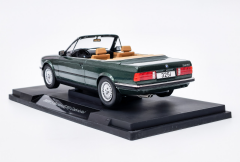1:18 BMW 325i E30 Cabriolet Green Met 1985 - MCG