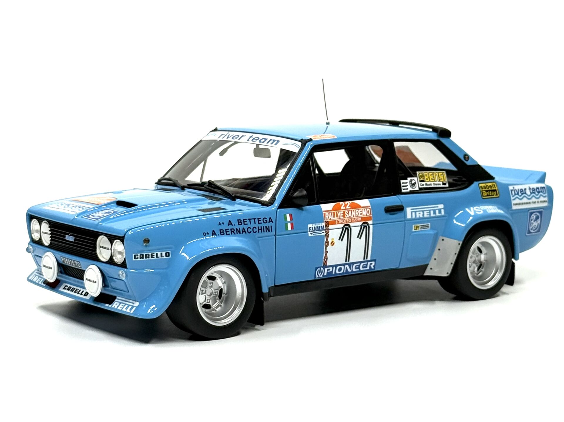 1:18 FIAT 131 Abarth Sanremo Rally 1983 - Kyosho