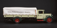 1:18 Mercedes-Benz LO 2750 LKW mit Planenaufbau 1933 - CMC