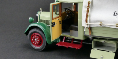 1:18 Mercedes-Benz LO 2750 LKW mit Planenaufbau 1933 - CMC