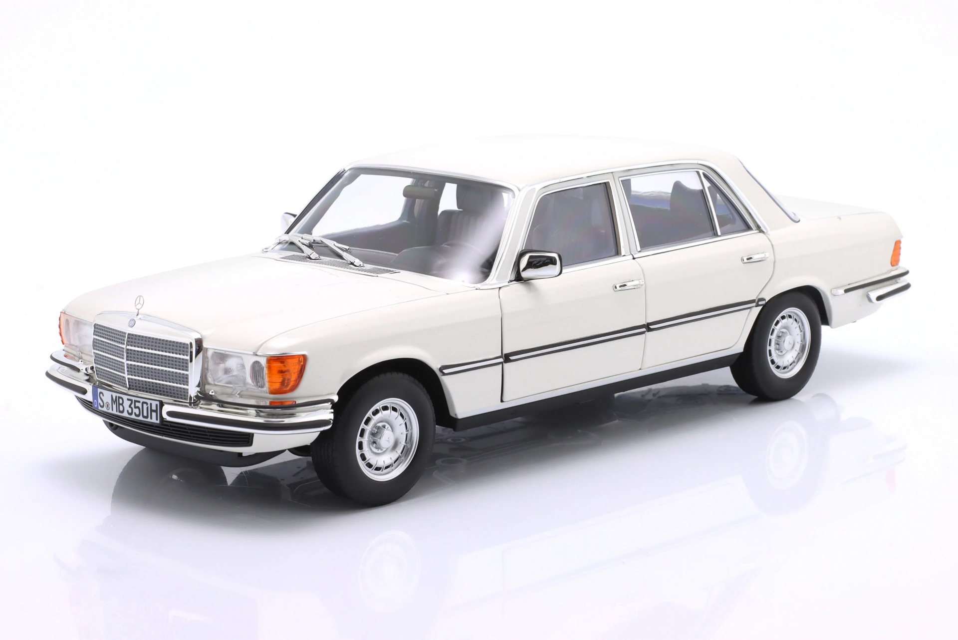 1:18 Mercedes-Benz 350 SEL W116 White 1979 - Norev Dealer