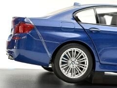 1:18 BMW M5 F10 Monte Carlo Blue 2012 - Paragon