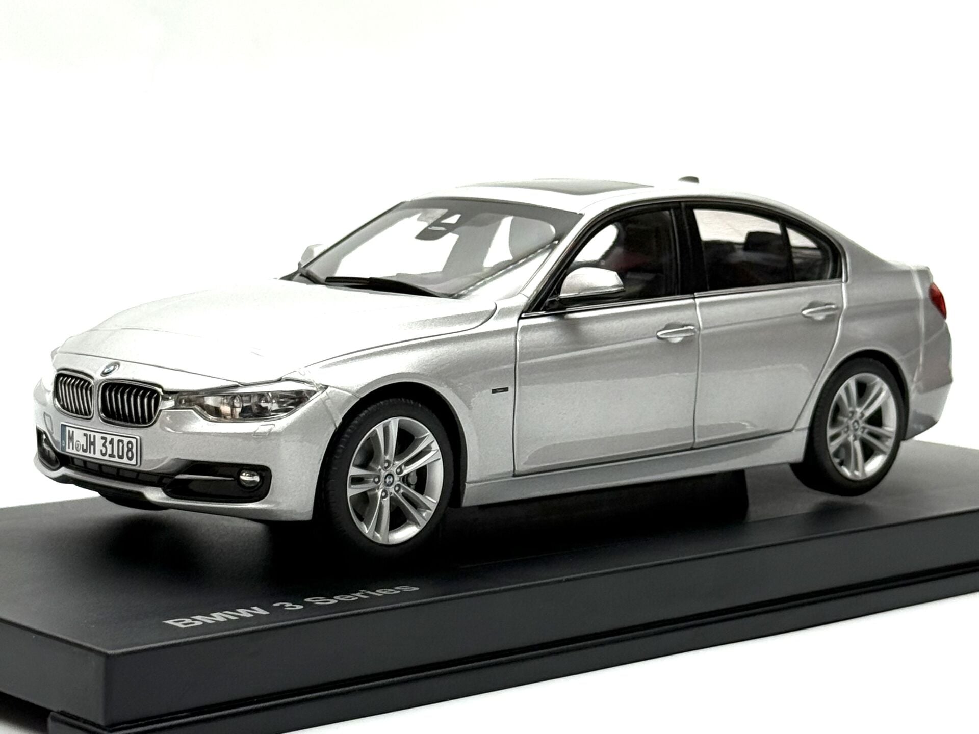 1:18 BMW 335i F30 Glacier Silver 2012 - Paragon