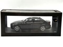 1:18 BMW 335i F30 Saphire Black 2012 - Paragon