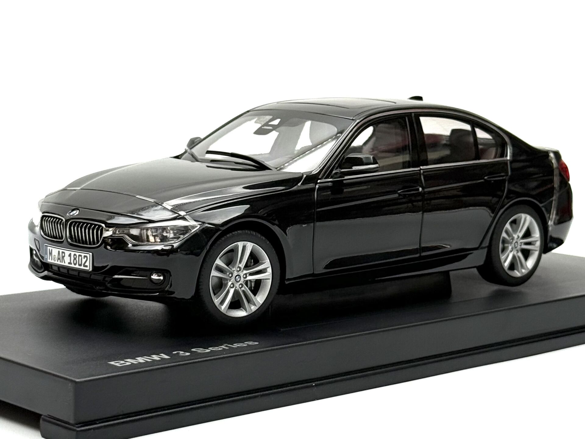 1:18 BMW 335i F30 Saphire Black 2012 - Paragon