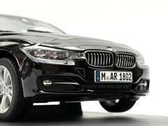 1:18 BMW 335i F30 Saphire Black 2012 - Paragon