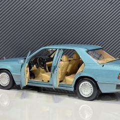 1:18 Mercedes-Benz 230E W124 1989 Beryll Green - Norev