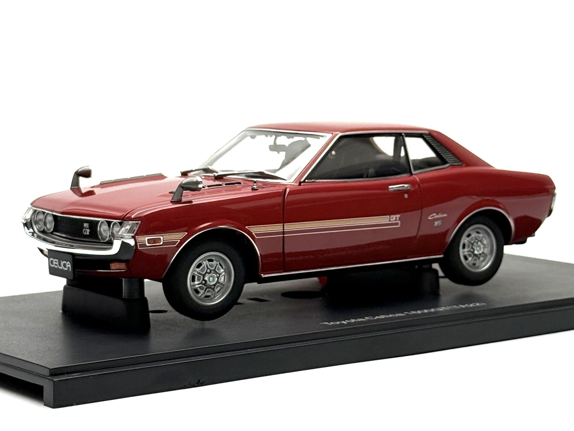 1:18 Toyota Celica 1600 GT TA22 1970 Red 78783 - Autoart