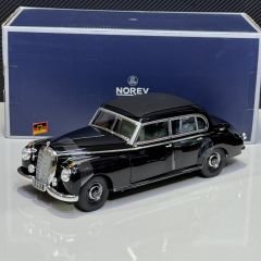 1:18 Mercedes-Benz 300 1955 Konrad Adenauer - Norev