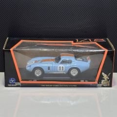 1:18 Shelby Cobra Daytona Coupe 1965 Gulf - Road Signature