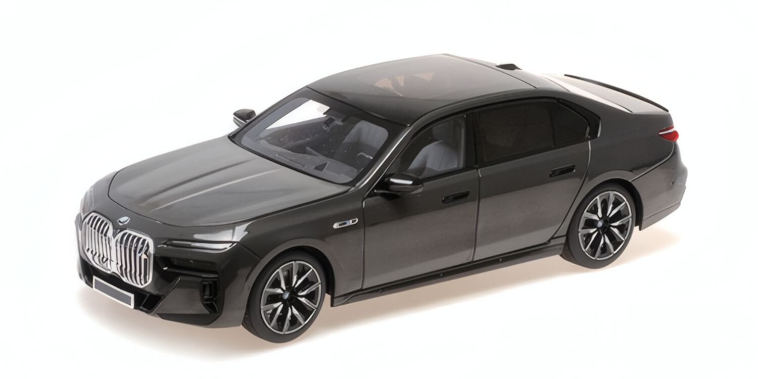 1:18 BMW i7 M70 G70 Grey Metallic 2024 - Minichamps