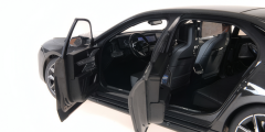 1:18 BMW i7 M70 G70 Grey Metallic 2024 - Minichamps