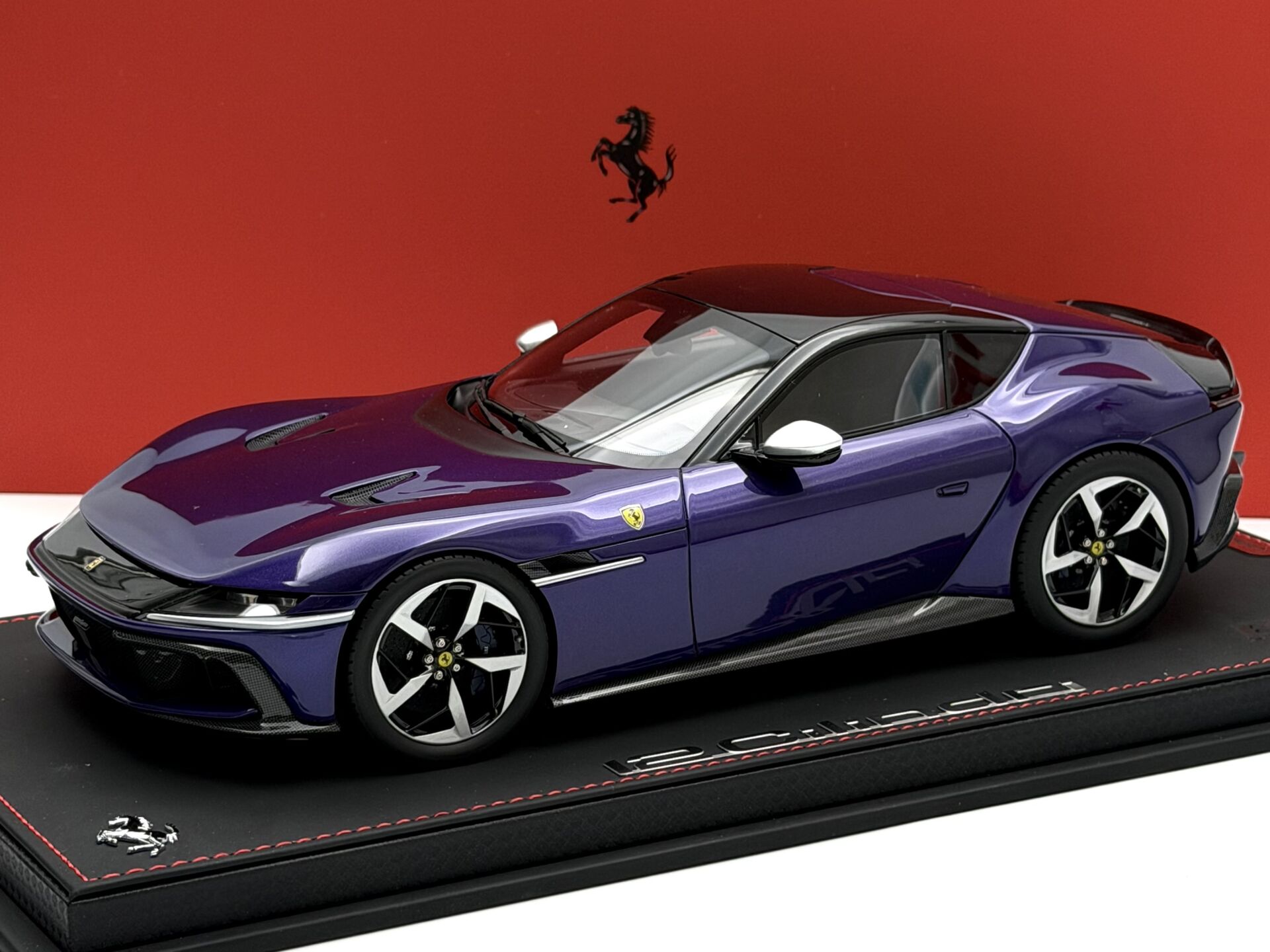 1:18 Ferrari 12Cilindri Panoramic Roof Viola 48 pcs. - BBR Models
