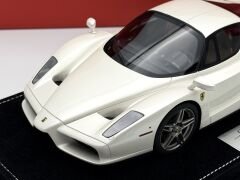 1:18 Ferrari Enzo 2004 Fuji White 60 pcs. - BBR Models