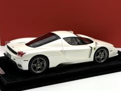 1:18 Ferrari Enzo 2004 Fuji White 60 pcs. - BBR Models