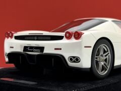 1:18 Ferrari Enzo 2004 Fuji White 60 pcs. - BBR Models