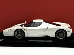 1:18 Ferrari Enzo 2004 Fuji White 60 pcs. - BBR Models
